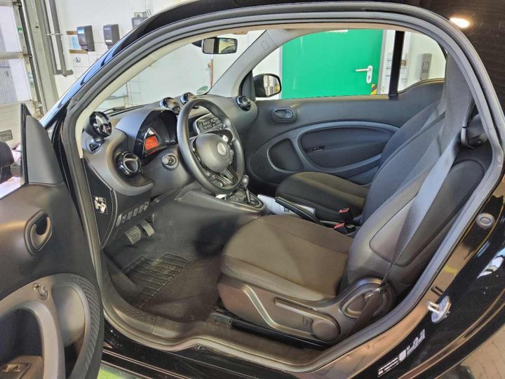 Photo 13 VIN: W1A4533911K451606 - SMART FORTWO COUPE (11.2014-&GT) 