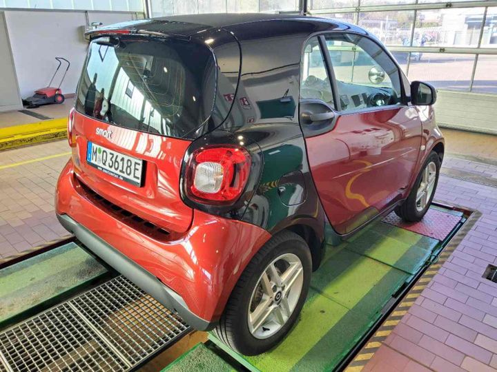 Photo 3 VIN: W1A4533911K451606 - SMART FORTWO COUPE (11.2014-&GT) 