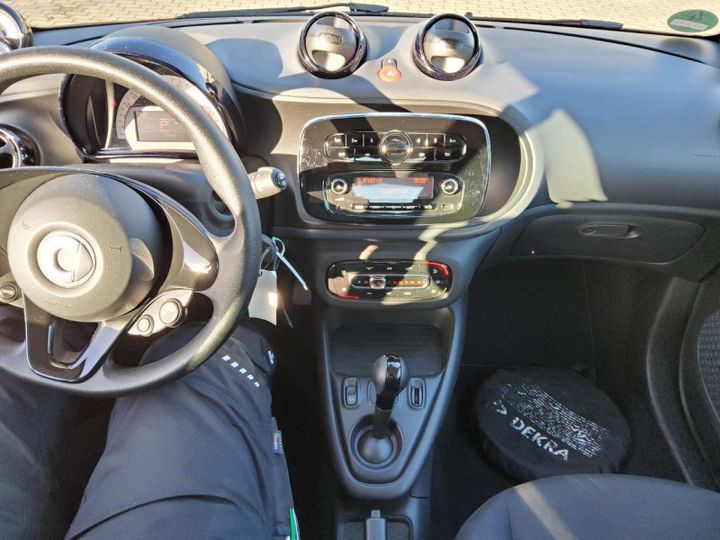 Photo 5 VIN: W1A4533911K451606 - SMART FORTWO COUPE (11.2014-&GT) 