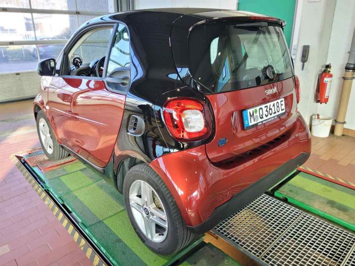 Photo 6 VIN: W1A4533911K451606 - SMART FORTWO COUPE (11.2014-&GT) 