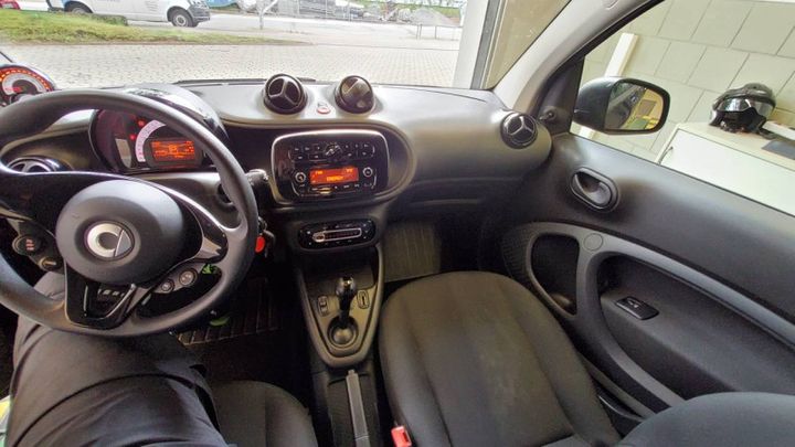 Photo 14 VIN: W1A4533911K473994 - SMART FORTWO COUPE (11.2014-) 