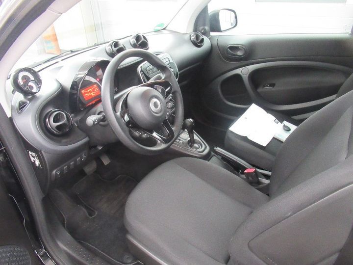 Photo 13 VIN: W1A4534911K456109 - SMART FORTWO CABRIO (11.2015-&GT) 