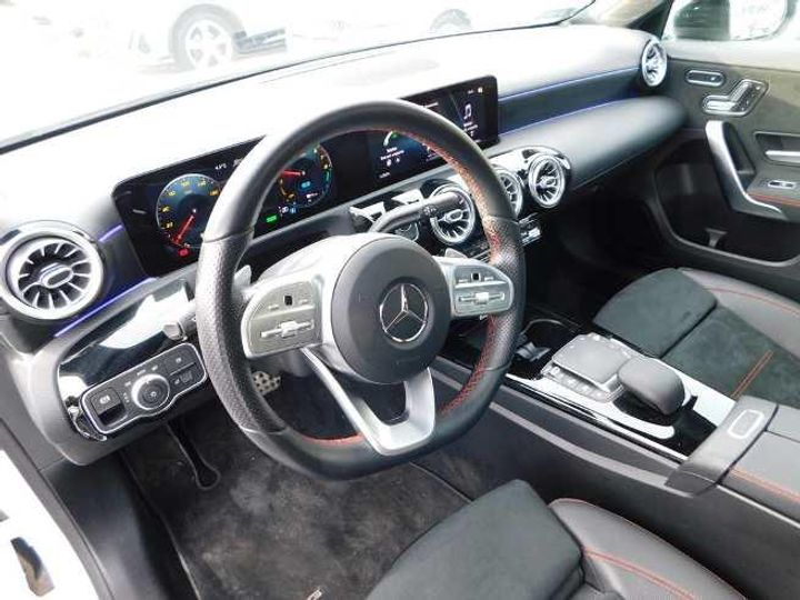 Photo 6 VIN: W1K1770861J288221 - MERCEDES-BENZ A-CLASS HATCHBACK 