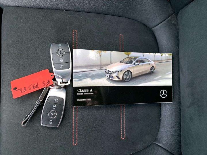 Photo 6 VIN: W1K1771031J253518 - MERCEDES-BENZ CLASSE A BERLINE 