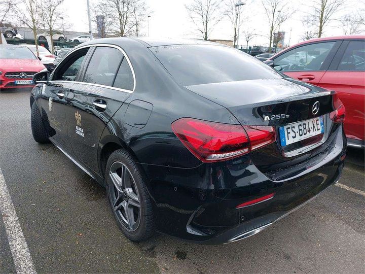 Photo 2 VIN: W1K1771861J260132 - MERCEDES-BENZ CLASSE A BERLINE 