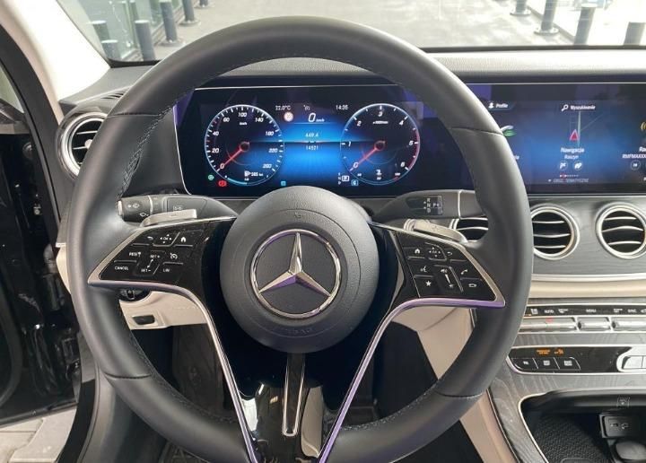 Photo 5 VIN: W1K2130051A900038 - MERCEDES-BENZ E-CLASS SALOON 