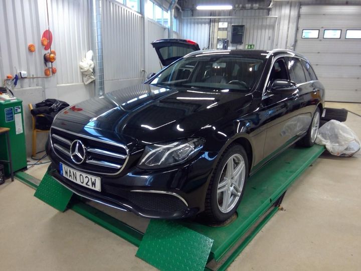 Photo 1 VIN: W1K2132161A831654 - MERCEDES-BENZ E-CLASS 