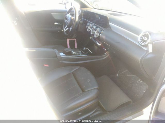 Photo 4 VIN: W1K3G4EB1MJ288014 - MERCEDES-BENZ A 220 