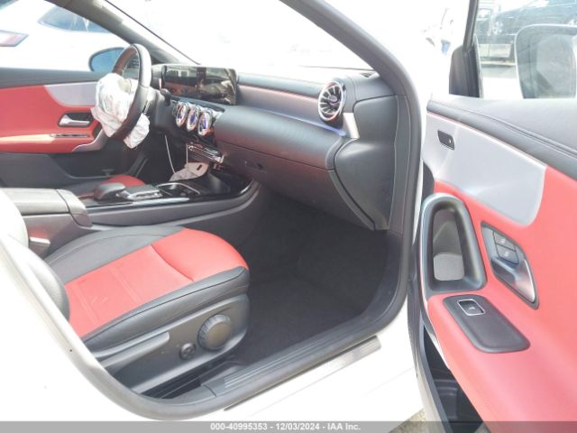 Photo 4 VIN: W1K3G4EB3NJ371977 - MERCEDES-BENZ A-CLASS 