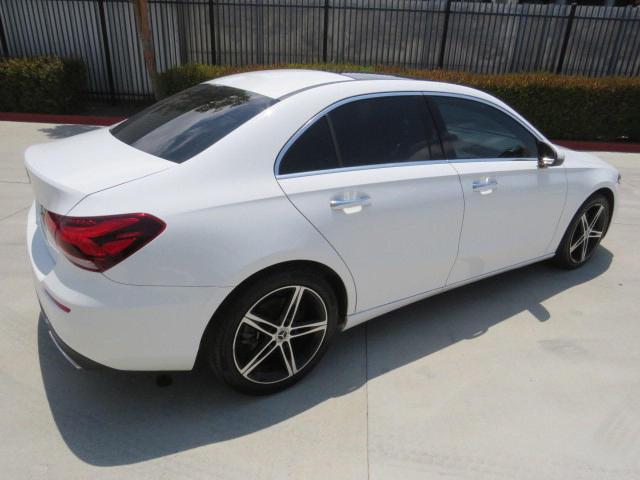 Photo 2 VIN: W1K3G4EB4MJ288167 - MERCEDES-BENZ A 220 