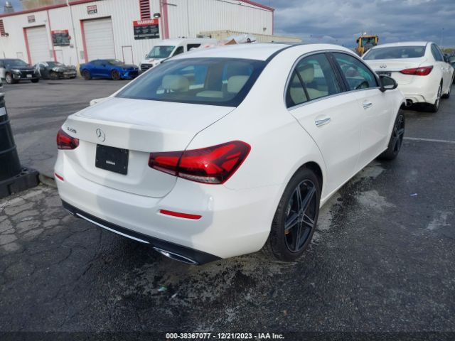 Photo 3 VIN: W1K3G4EB4NJ364455 - MERCEDES-BENZ A 220 