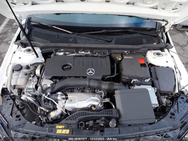 Photo 9 VIN: W1K3G4EB4NJ364455 - MERCEDES-BENZ A 220 