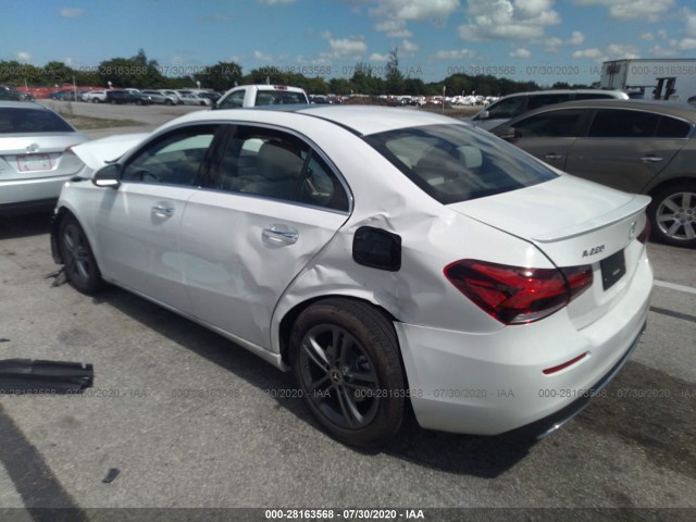 Photo 2 VIN: W1K3G4EB8LJ233834 - MERCEDES-BENZ A-CLASS 