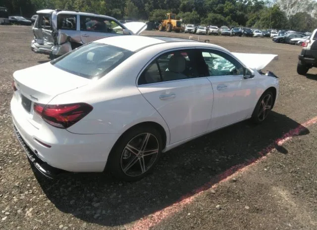 Photo 3 VIN: W1K3G4FB1NJ363245 - MERCEDES-BENZ A-CLASS 