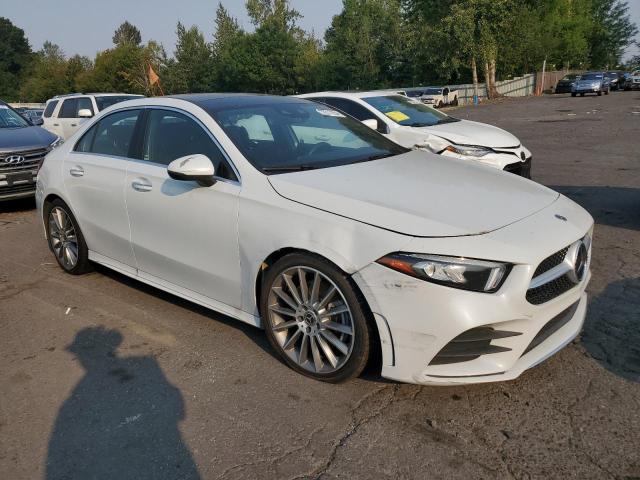 Photo 3 VIN: W1K3G4FB2LJ235576 - MERCEDES-BENZ A 220 4MAT 