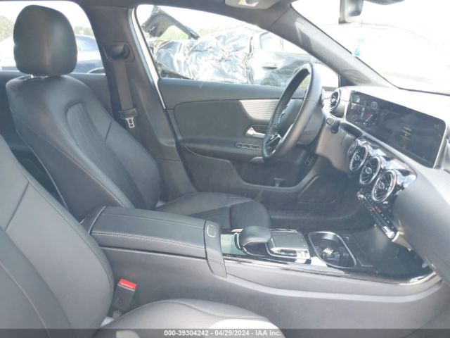 Photo 4 VIN: W1K3G4FB6LJ218246 - MERCEDES-BENZ A 220 