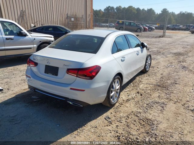 Photo 3 VIN: W1K3G4FB9LW044465 - MERCEDES-BENZ A 220 