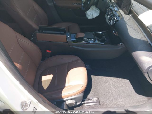 Photo 4 VIN: W1K3G4FBXNJ370226 - MERCEDES-BENZ A 220 