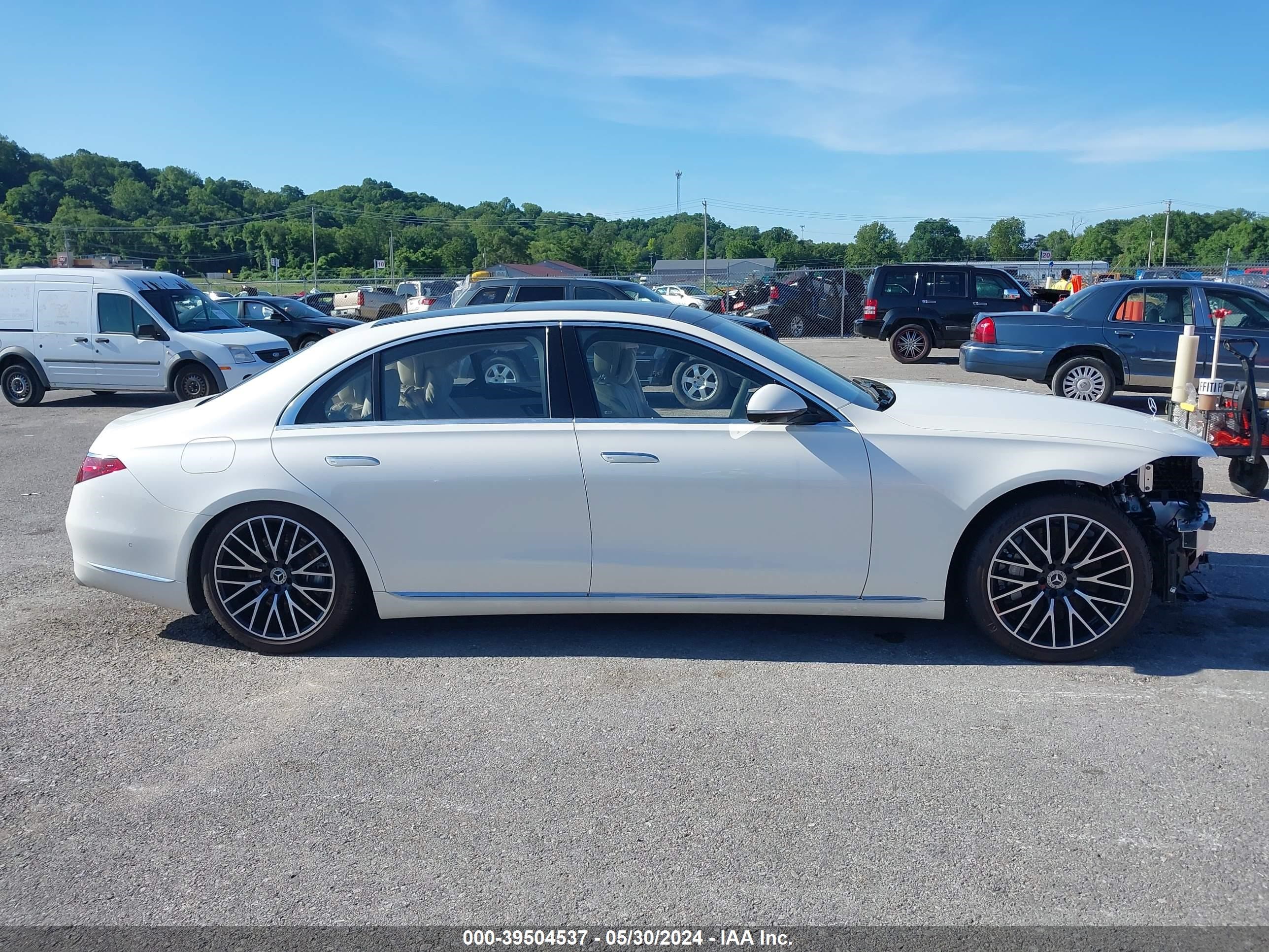 Photo 13 VIN: W1K6G7GB2PA236357 - MERCEDES-BENZ NULL 