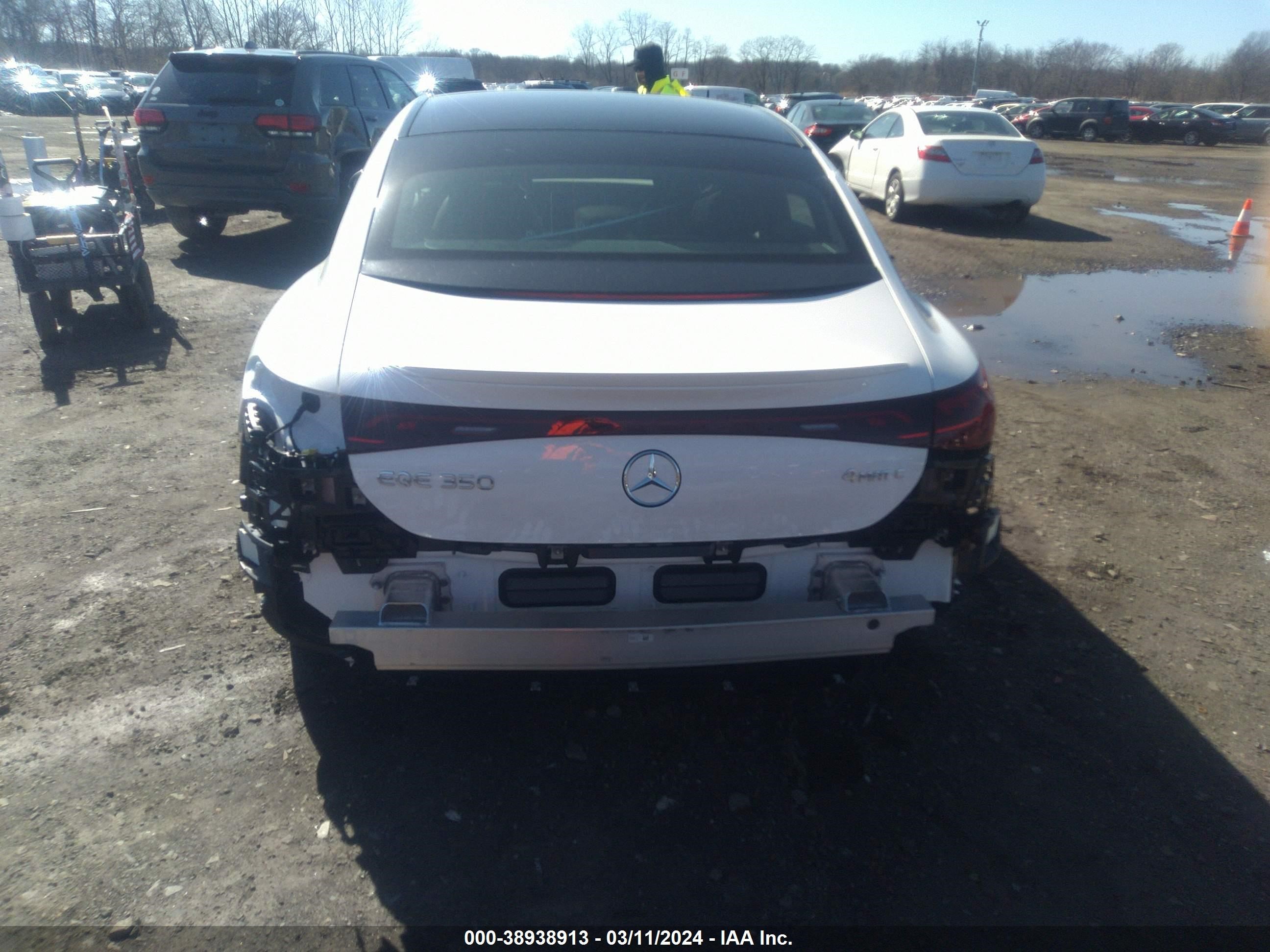 Photo 15 VIN: W1KEG1CB6RF045125 - MERCEDES-BENZ NULL 