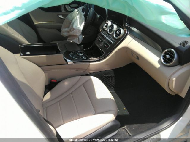 Photo 4 VIN: W1KWF8DB0MR644687 - MERCEDES-BENZ C-CLASS 