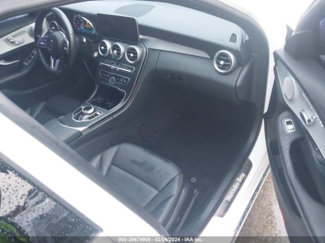 Photo 4 VIN: W1KWF8DB2MR637627 - MERCEDES-BENZ C 300 