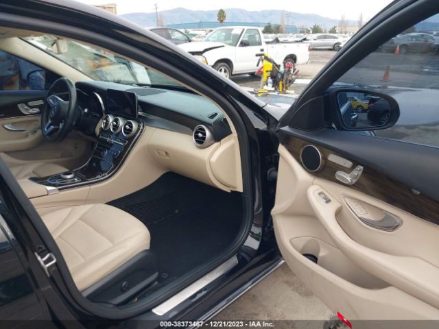 Photo 4 VIN: W1KWF8DB3LR572317 - MERCEDES-BENZ C 300 