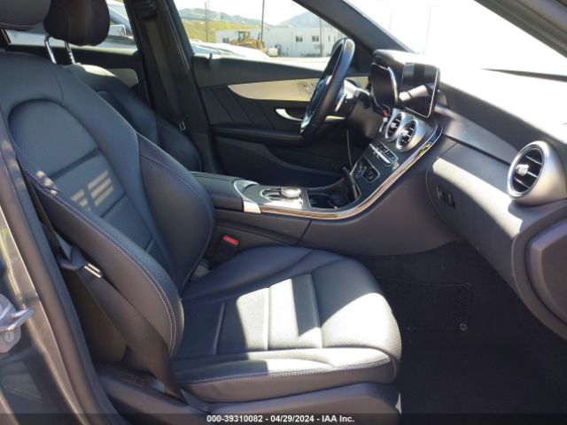 Photo 4 VIN: W1KWF8DB3MR643310 - MERCEDES-BENZ C 300 