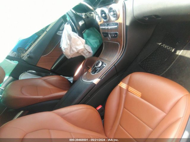 Photo 4 VIN: W1KWF8DB9LR572273 - MERCEDES-BENZ C 300 