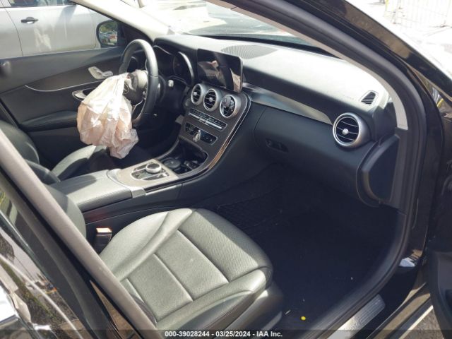 Photo 4 VIN: W1KWF8DB9LR602081 - MERCEDES-BENZ C 300 