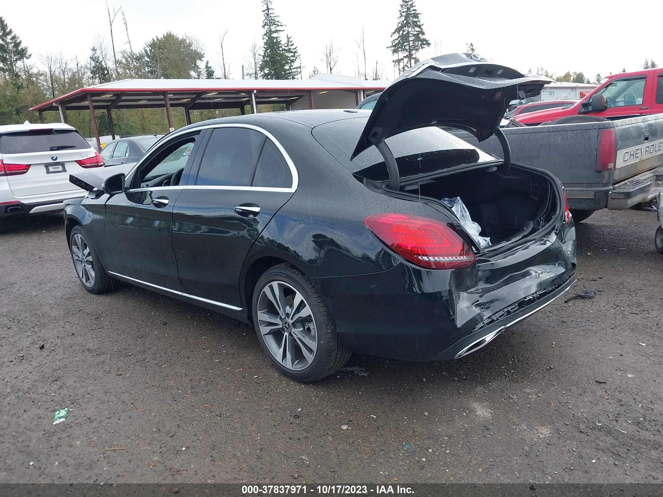 Photo 2 VIN: W1KWF8EB6MR646300 - MERCEDES-BENZ C 300 