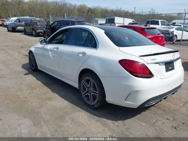 Photo 2 VIN: W1KWF8EB7MR612589 - MERCEDES-BENZ C 300 