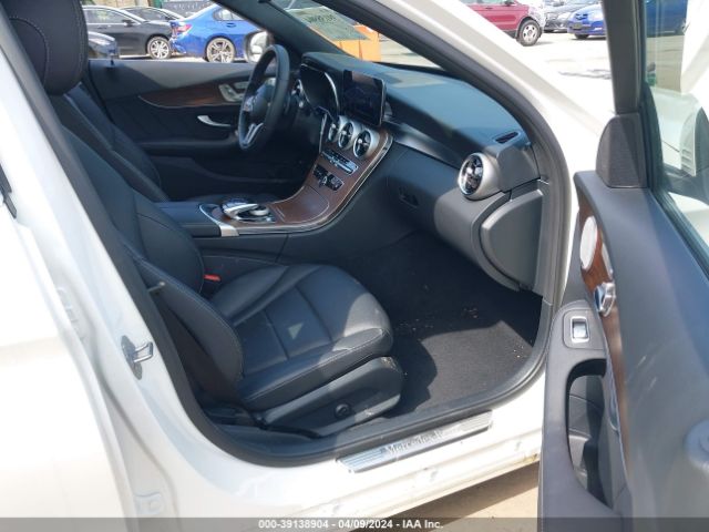 Photo 4 VIN: W1KWF8EB7MR612589 - MERCEDES-BENZ C 300 