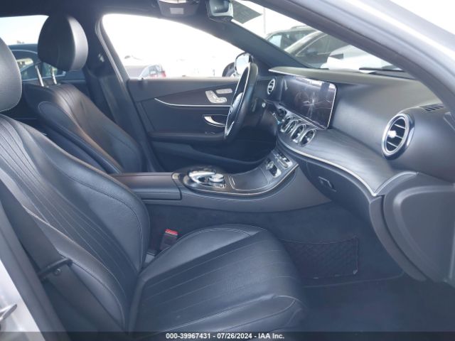 Photo 4 VIN: W1KZF8DB7LA834514 - MERCEDES-BENZ E-CLASS 