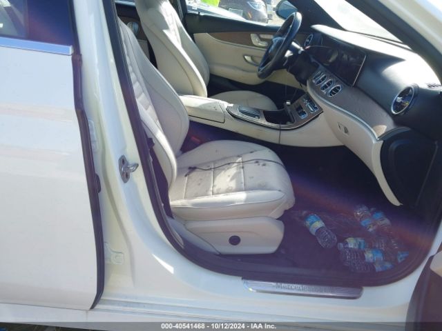 Photo 4 VIN: W1KZF8DB8NB040750 - MERCEDES-BENZ E-CLASS 