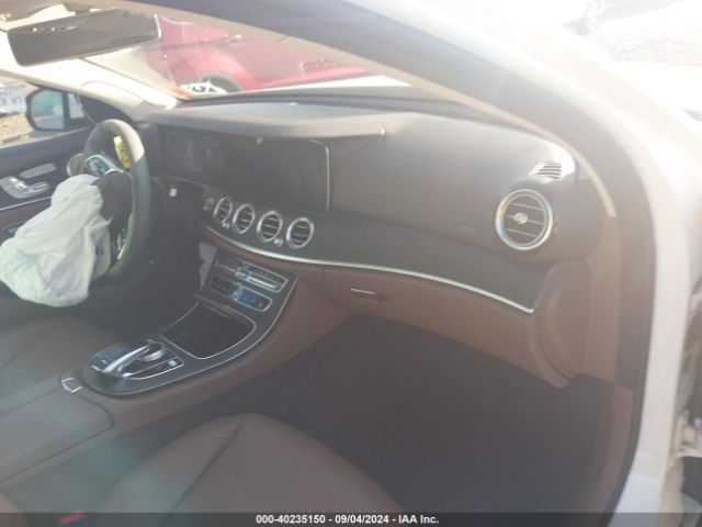 Photo 4 VIN: W1KZF8EB0LA762313 - MERCEDES-BENZ E-CLASS 