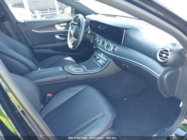 Photo 4 VIN: W1KZF8EB0NB035458 - MERCEDES-BENZ E-CLASS 