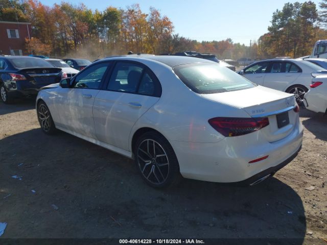 Photo 2 VIN: W1KZF8EB1NB037624 - MERCEDES-BENZ E-CLASS 