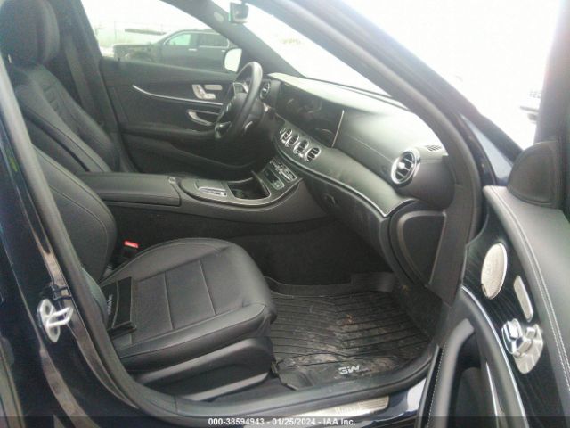 Photo 4 VIN: W1KZH6ABXNB021748 - MERCEDES-BENZ E 450 