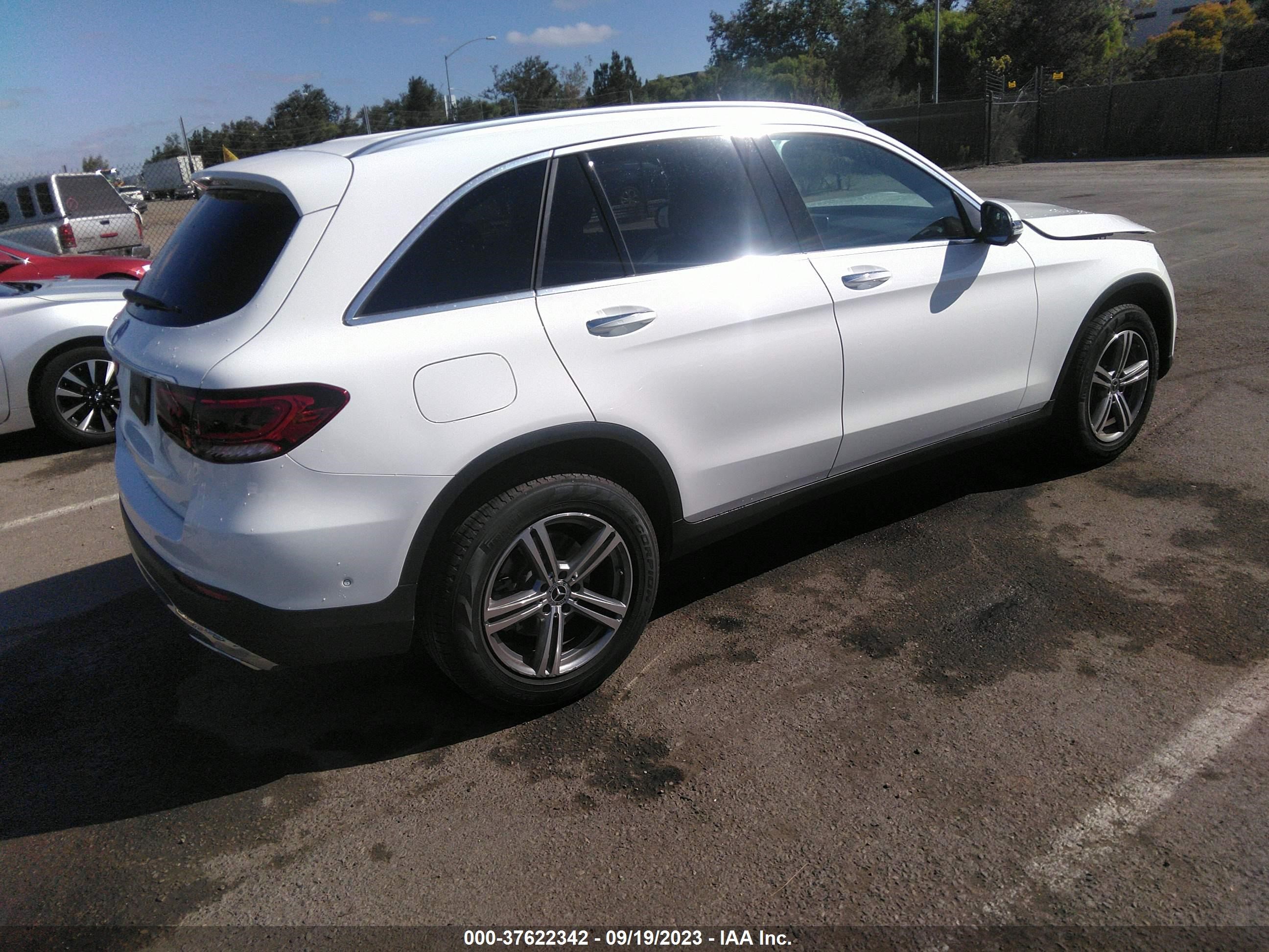 Photo 3 VIN: W1N0G8DB3MV324549 - MERCEDES-BENZ GLC 