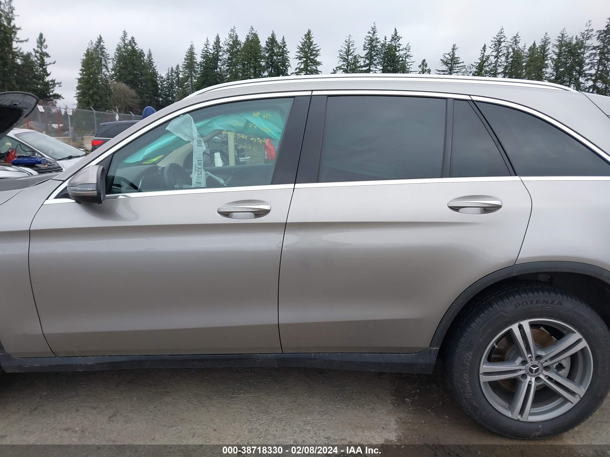 Photo 13 VIN: W1N0G8DB5NV393731 - MERCEDES-BENZ GLC 