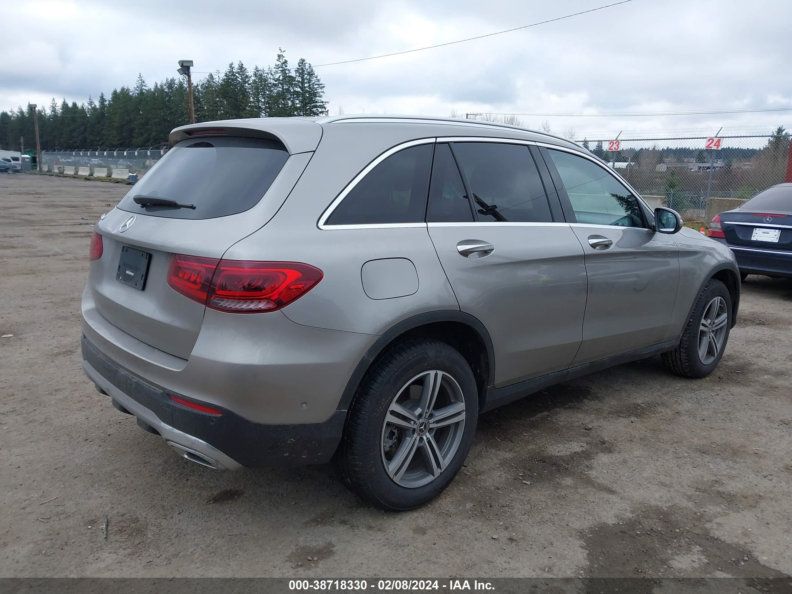 Photo 3 VIN: W1N0G8DB5NV393731 - MERCEDES-BENZ GLC 