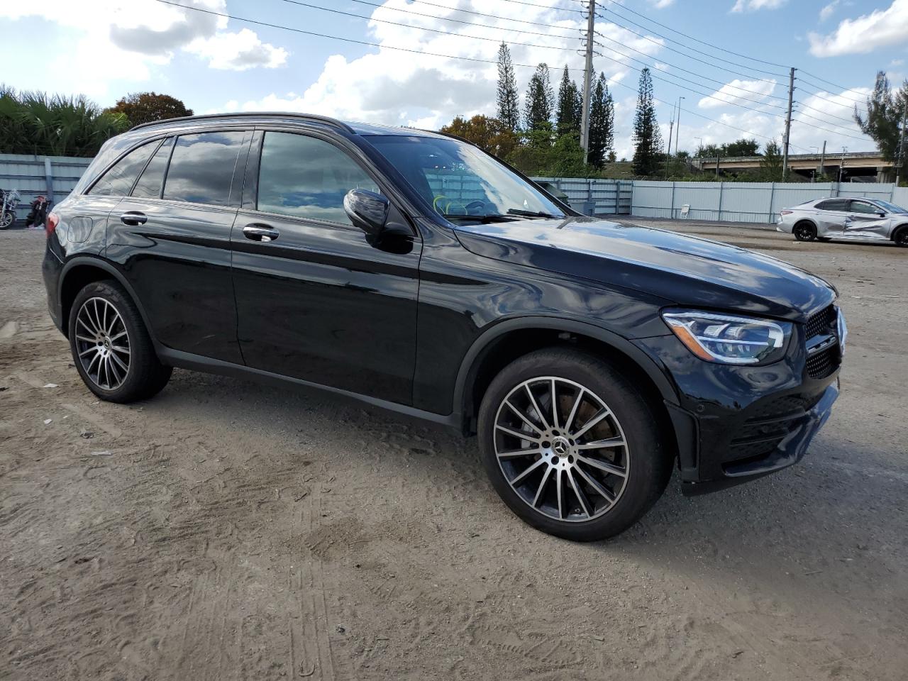 Photo 3 VIN: W1N0G8DB6NG056750 - MERCEDES-BENZ GLC 