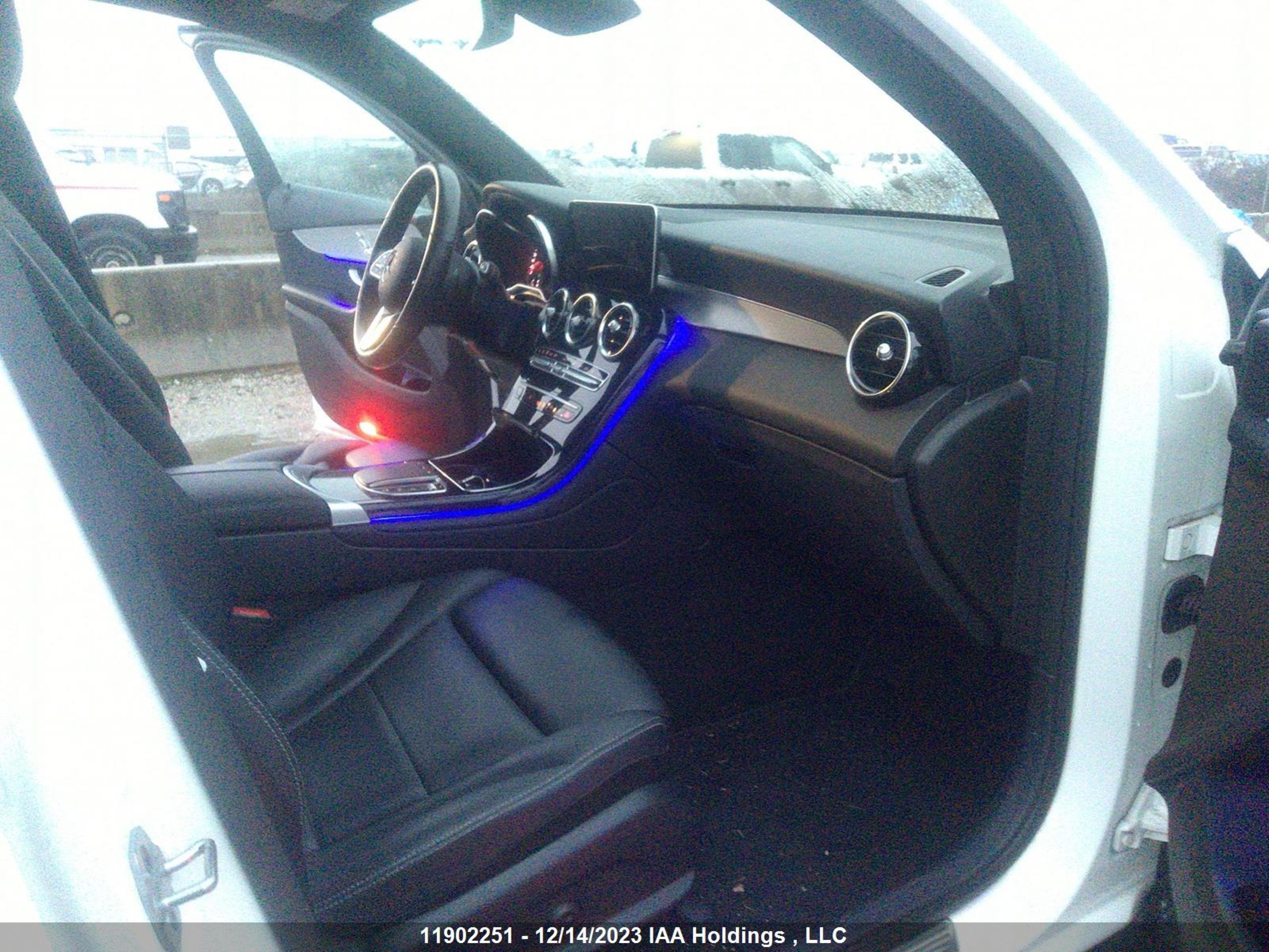 Photo 4 VIN: W1N0G8EB8NV384777 - MERCEDES-BENZ GLC 