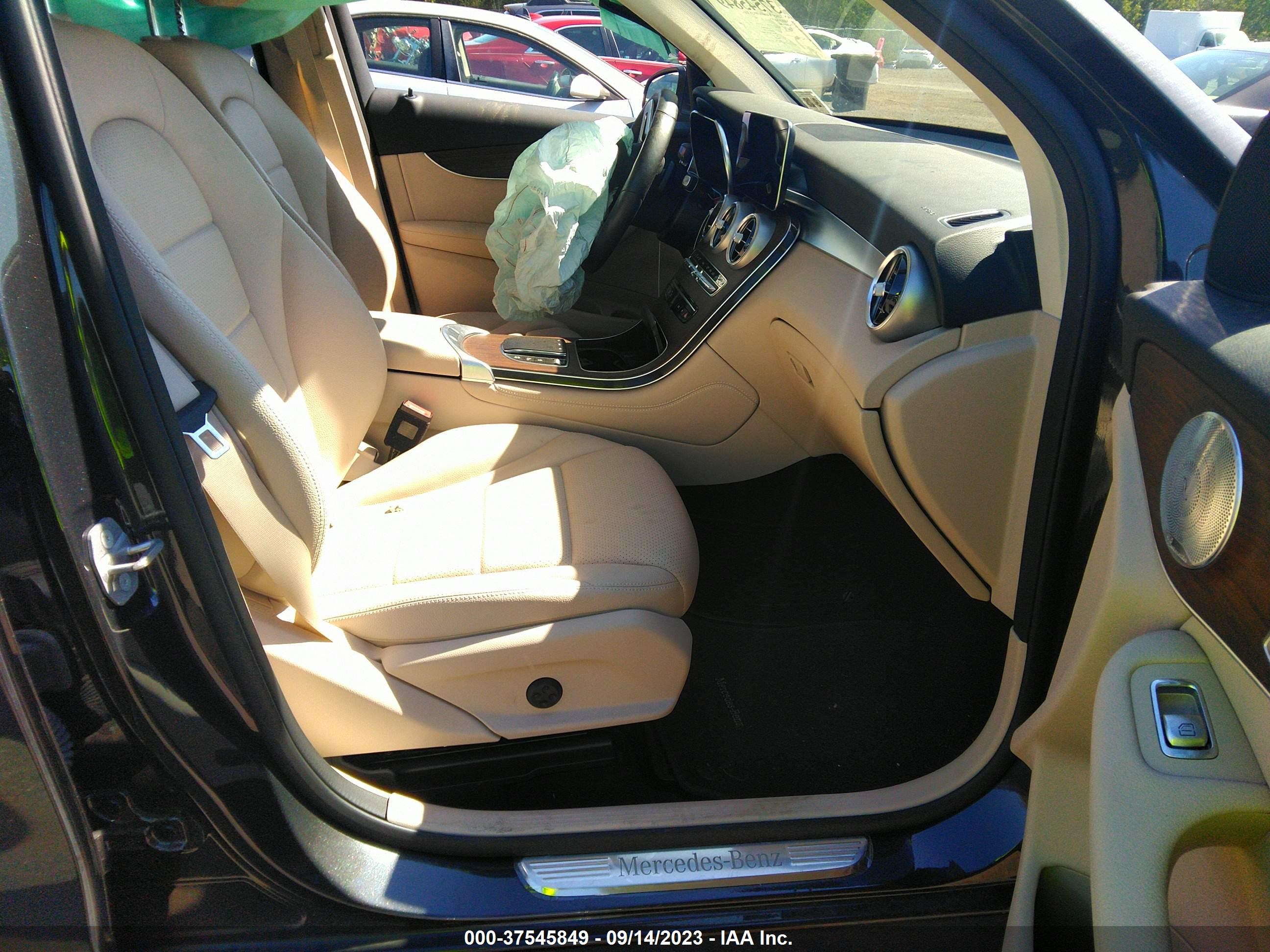 Photo 4 VIN: W1N0G8EB9LF840275 - MERCEDES-BENZ GLC 300 