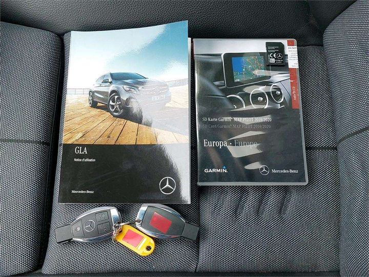 Photo 6 VIN: W1N1569421J696290 - MERCEDES-BENZ CLASSE GLA 