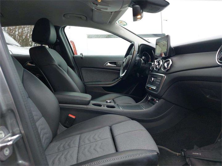 Photo 9 VIN: W1N1569421J696290 - MERCEDES-BENZ CLASSE GLA 