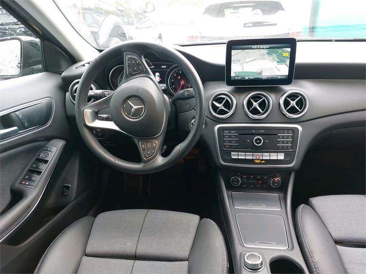 Photo 4 VIN: W1N1569421J700744 - MERCEDES-BENZ CLASSE GLA 