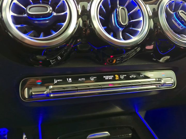 Photo 18 VIN: W1N2476871W165891 - MERCEDES-BENZ GLB 200 
