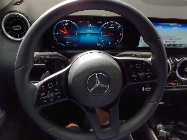 Photo 13 VIN: W1N2477101J357734 - MERCEDES-BENZ GLA 180 D 8G-DCT 